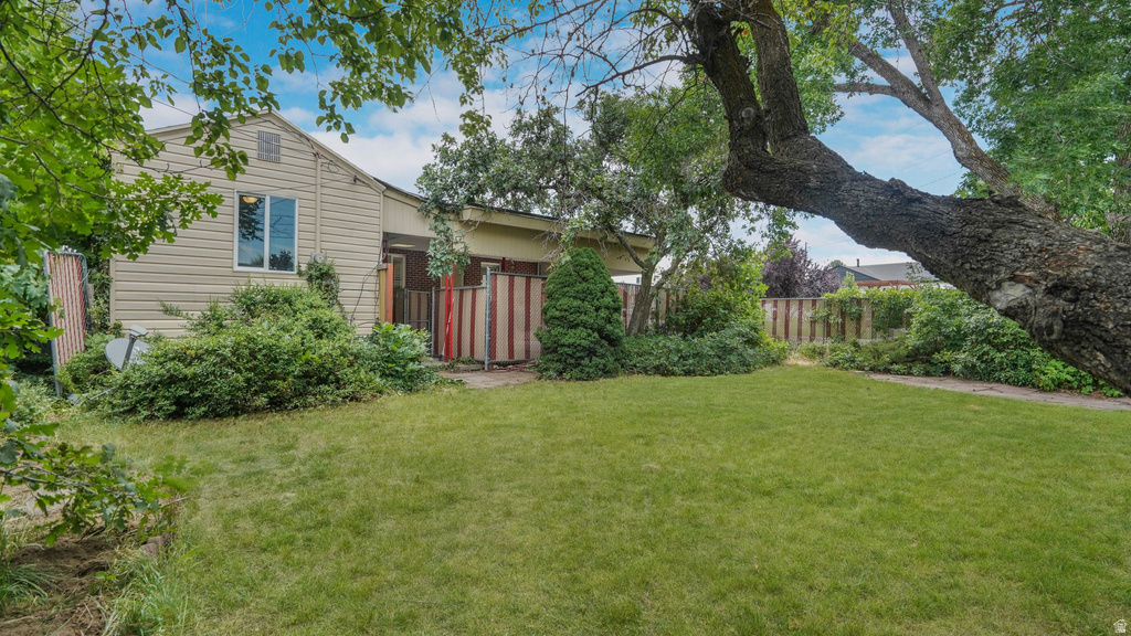 361 E MCMILLAN LN Murray, UT 84107