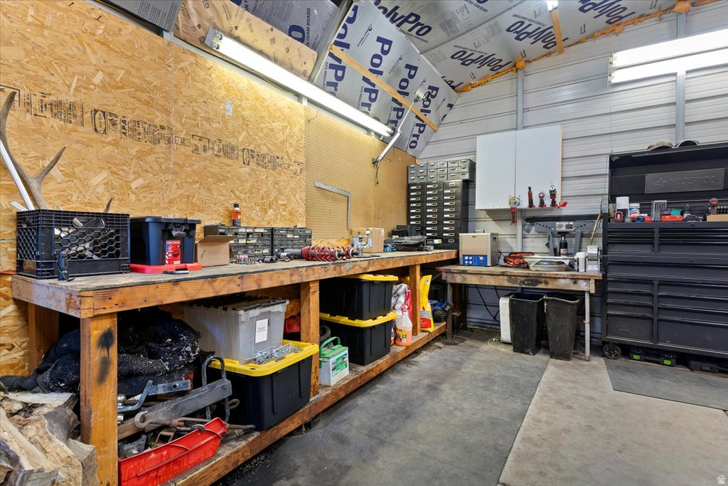 2066 W 6000 S Roy, UT 84067