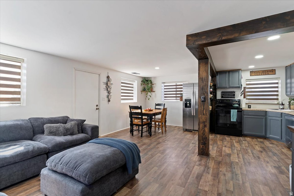 2066 W 6000 S Roy, UT 84067