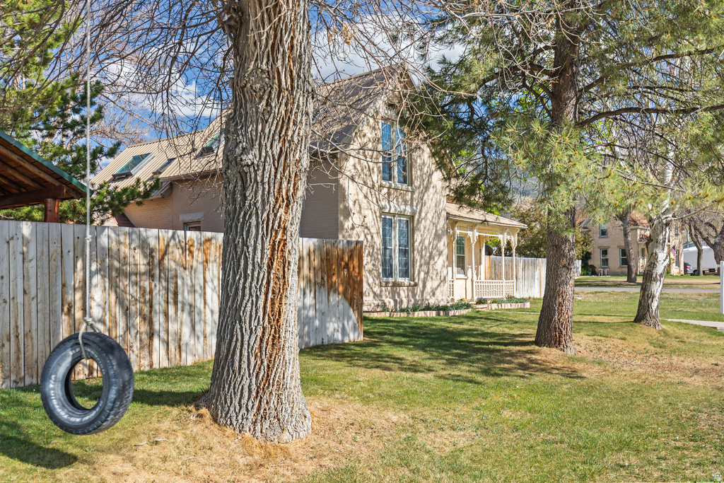 210 N 300 E photo 2