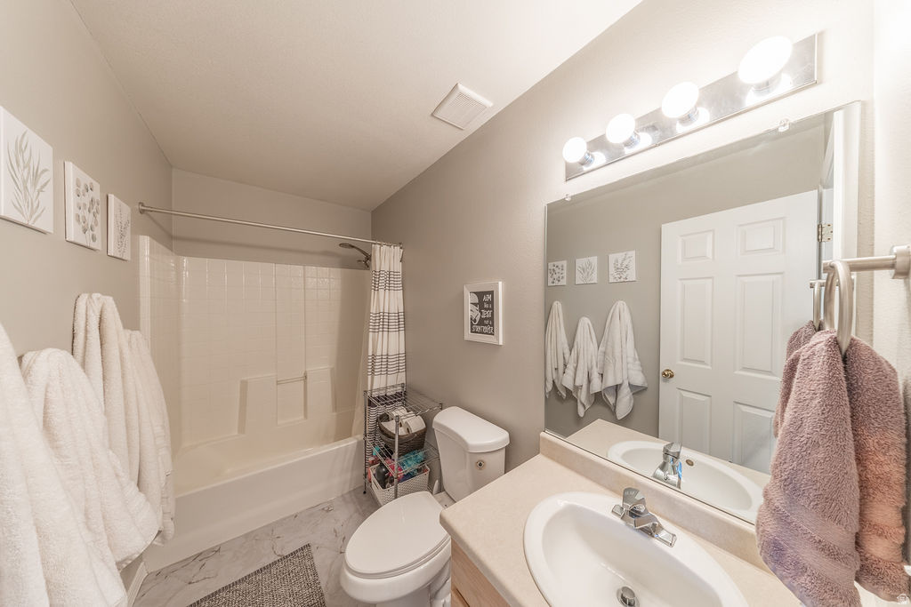 1877 S 725 E Clearfield, UT 84015