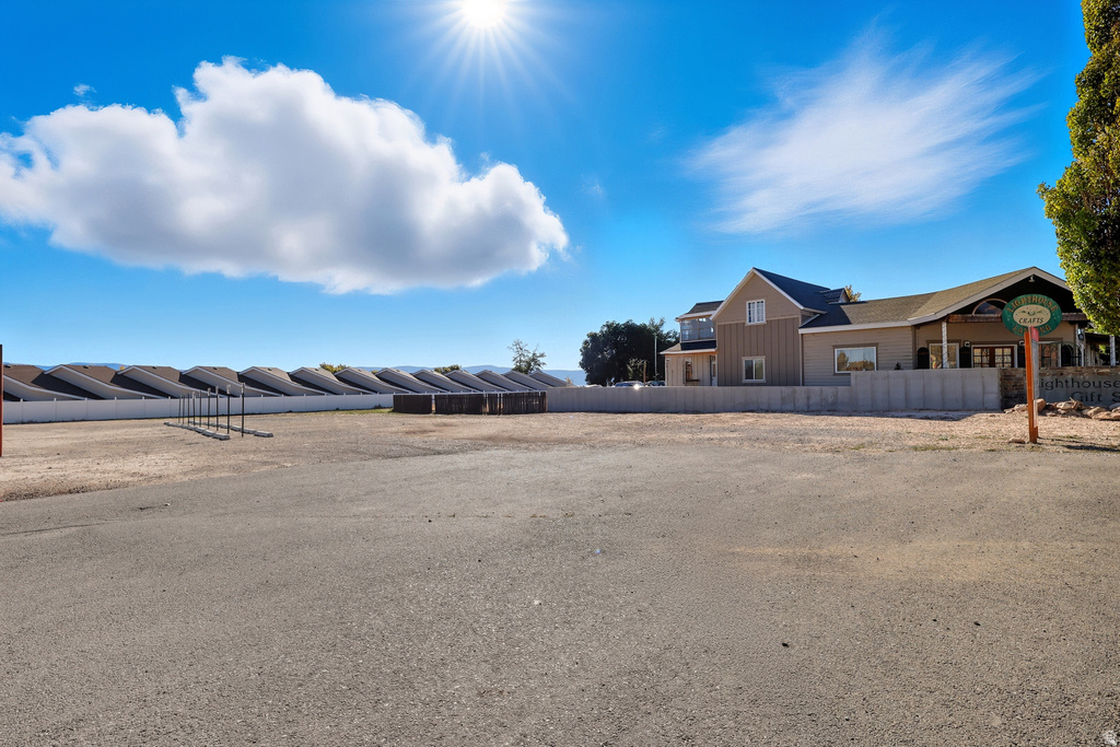 6 S BEAR BLVD Garden City, UT 84028