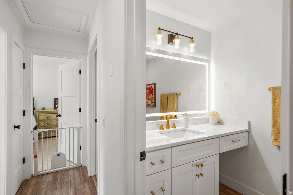 1563 E TAMERON DR Sandy, UT 84092