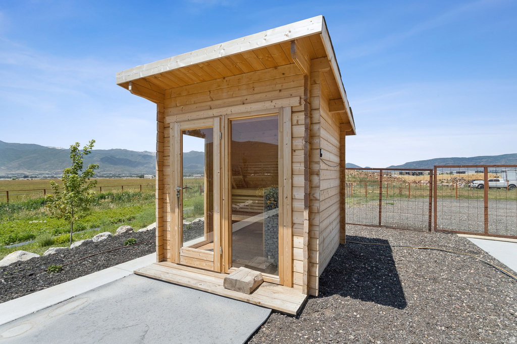 372 W 3000 S Daniel, UT 84032