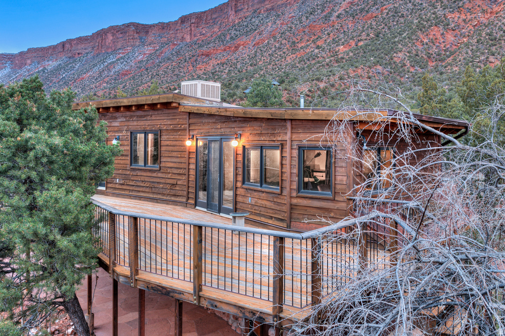 338 TAYLOR LN Castle Valley, UT 84532