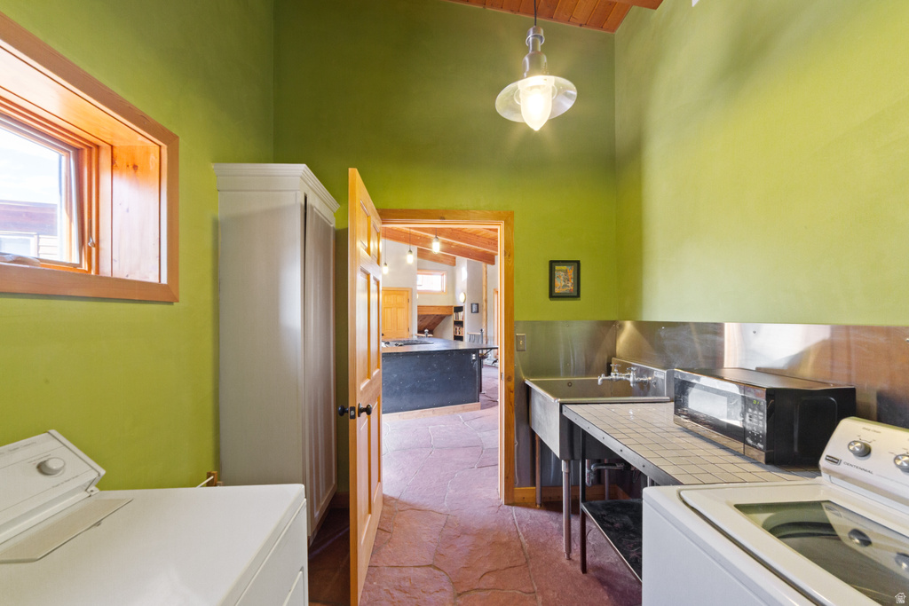 338 TAYLOR LN Castle Valley, UT 84532