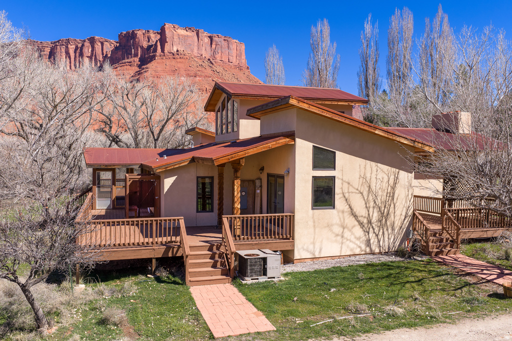 423 AMBER LN Castle Valley, UT 84532