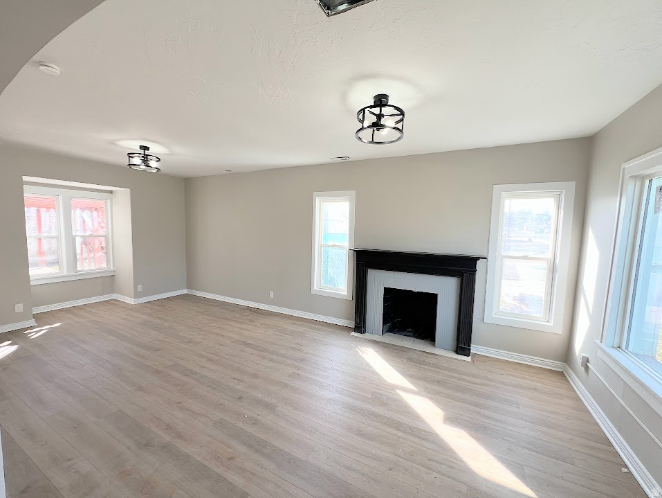 160 E 400 N Lehi, UT 84043