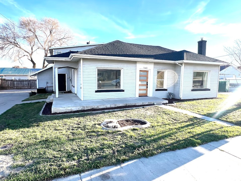 160 E 400 N Lehi, UT 84043