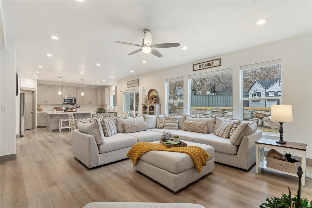 365 S MOUNTAIN RD Fruit Heights, UT 84037