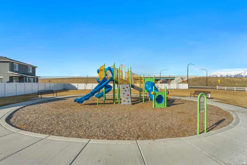 2115 W 3330 S Syracuse, UT 84075