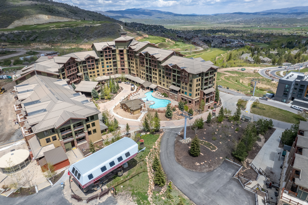 3855 GRAND SUMMIT DR #106 Q1 Park City, UT 84098