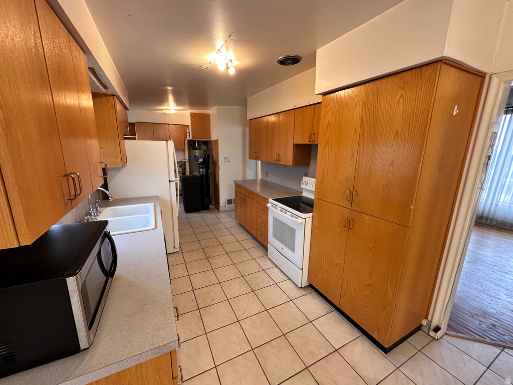 2183 S PENMAN LN Bountiful, UT 84010