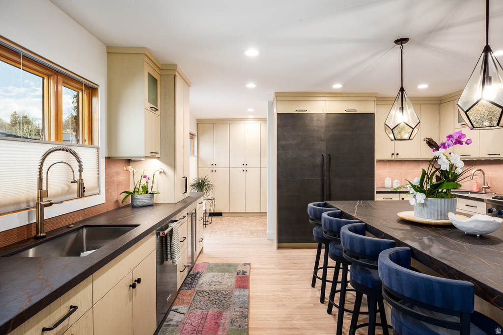 1118 S OAK HILLS WAY Salt Lake City, UT 84108