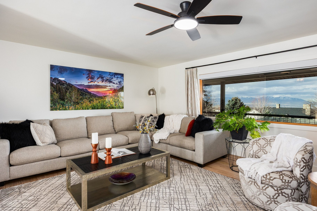 1118 S OAK HILLS WAY Salt Lake City, UT 84108