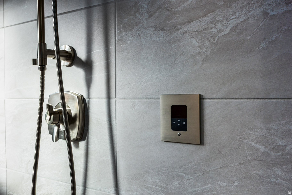 1118 S OAK HILLS WAY Salt Lake City, UT 84108