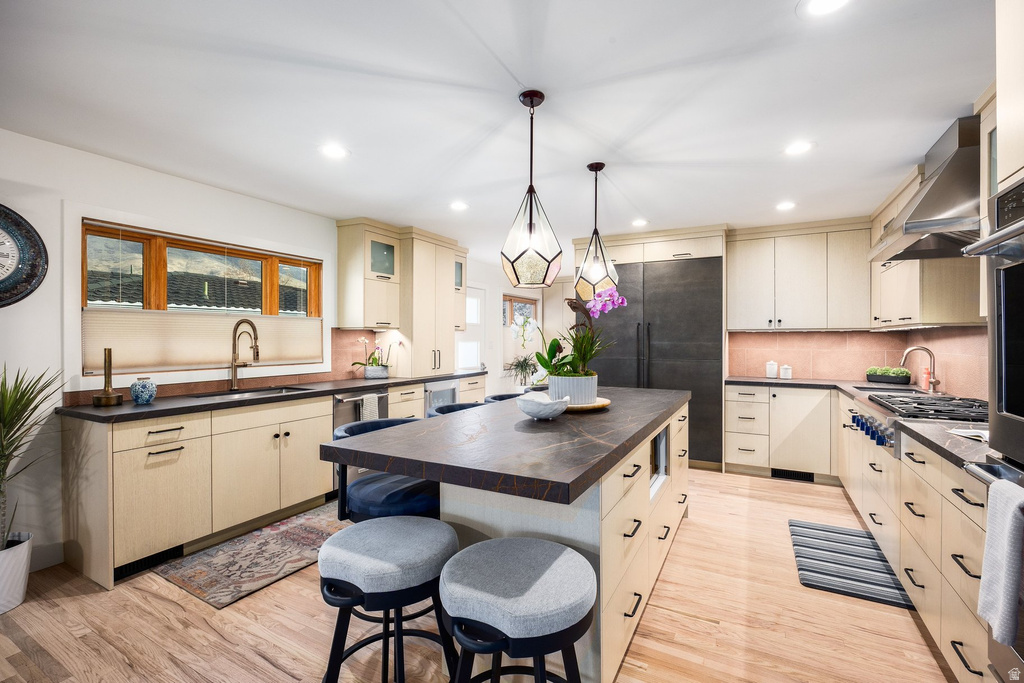 1118 S OAK HILLS WAY Salt Lake City, UT 84108