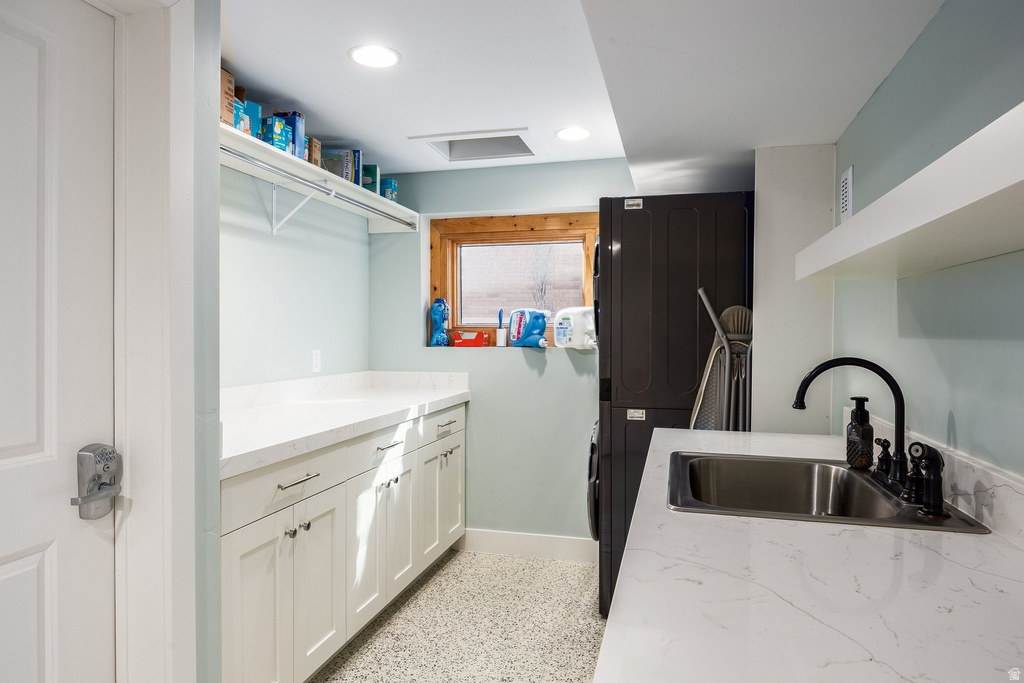 1118 S OAK HILLS WAY Salt Lake City, UT 84108