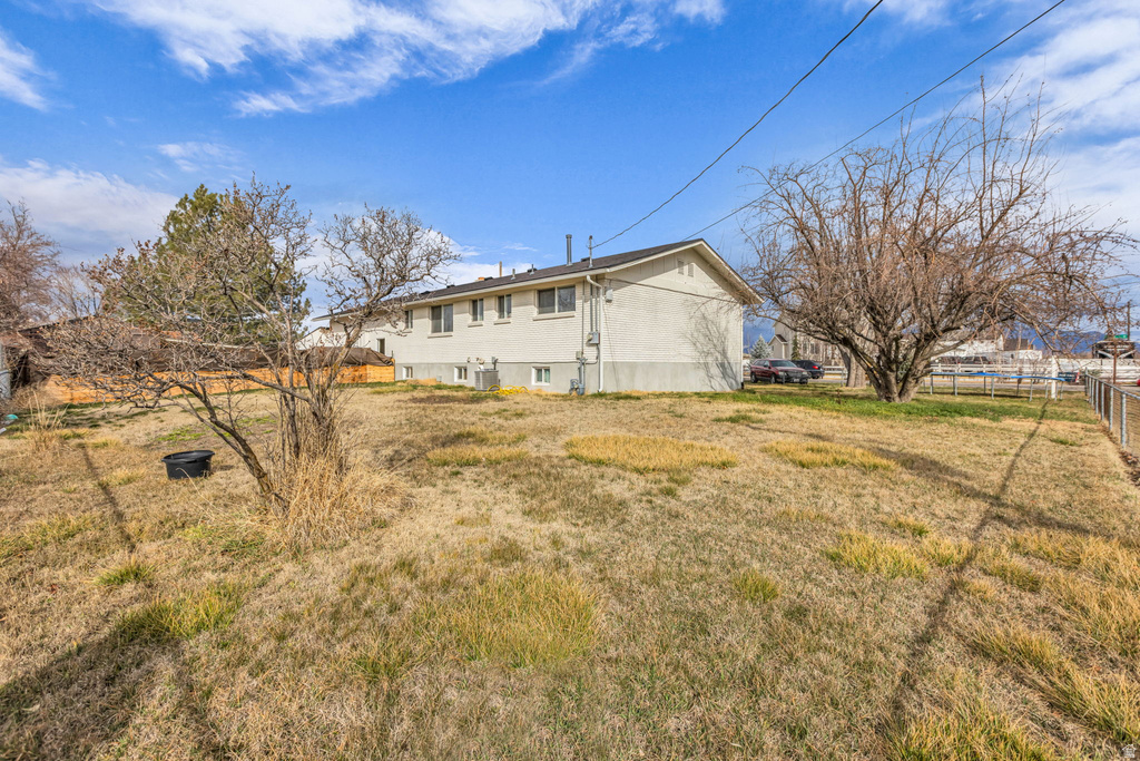 5785 S 6000 W Hooper, UT 84315