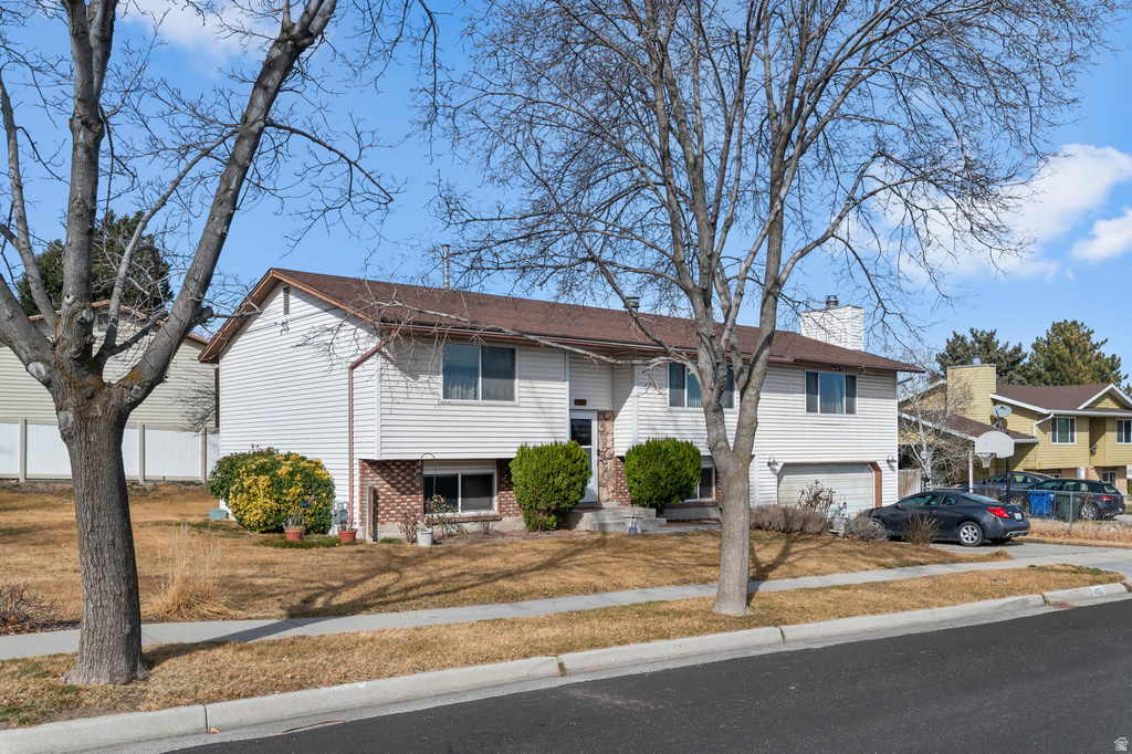 4502 W WOODGROVE DR West Valley City, UT 84120