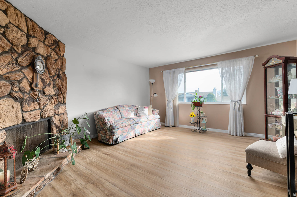 4502 W WOODGROVE DR West Valley City, UT 84120