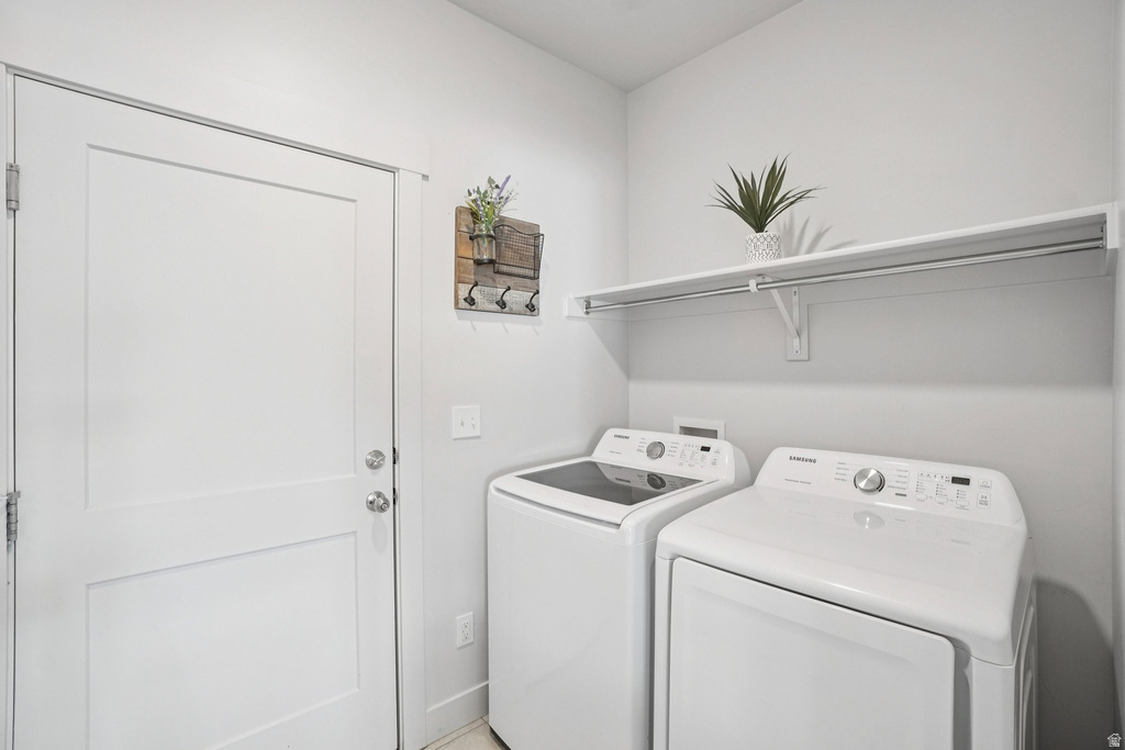 3747 N DEEPWATER DR Eagle Mountain, UT 84005