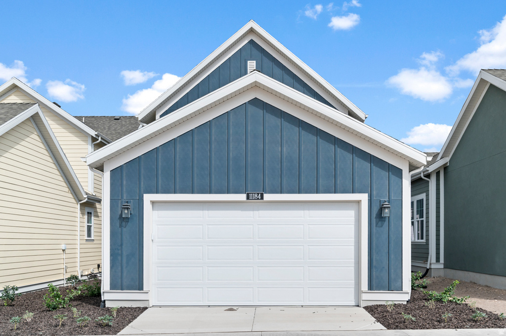 11184 S FORDMAN WAY South Jordan, UT 84009