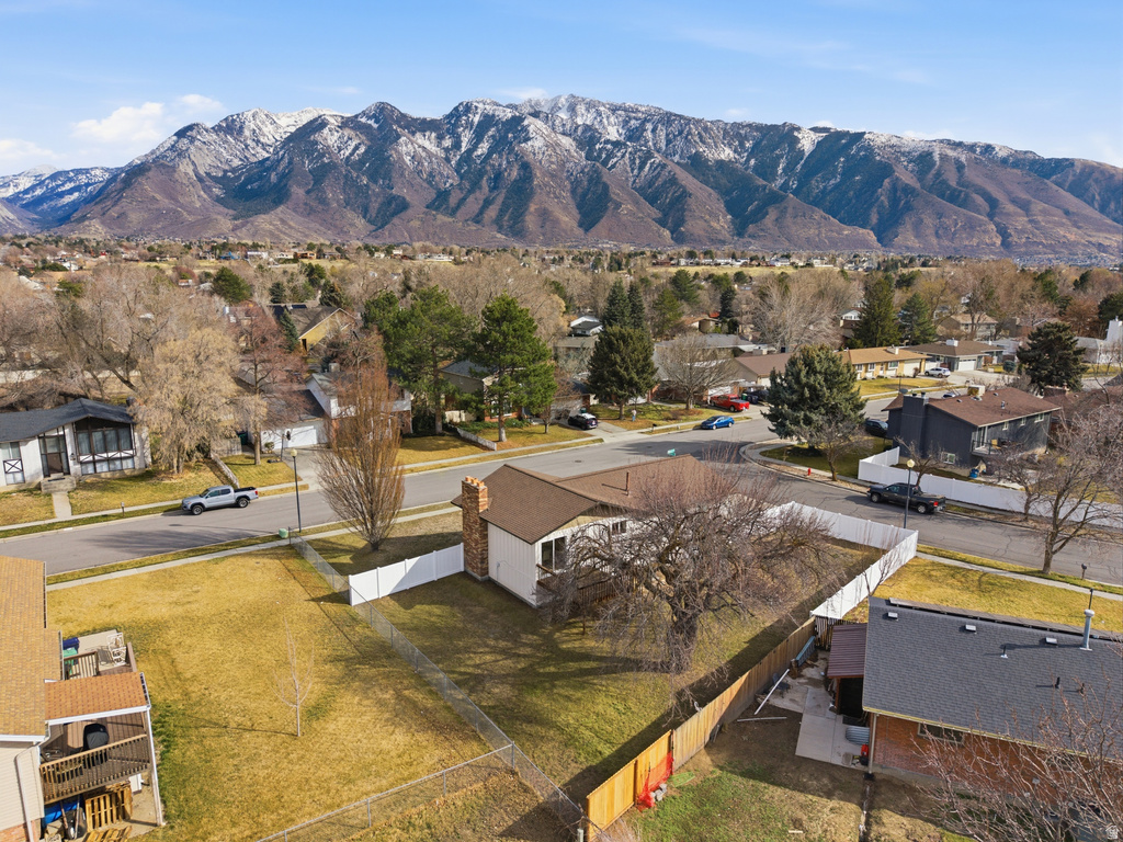 9828 S PINEHURST DR Sandy, UT 84092