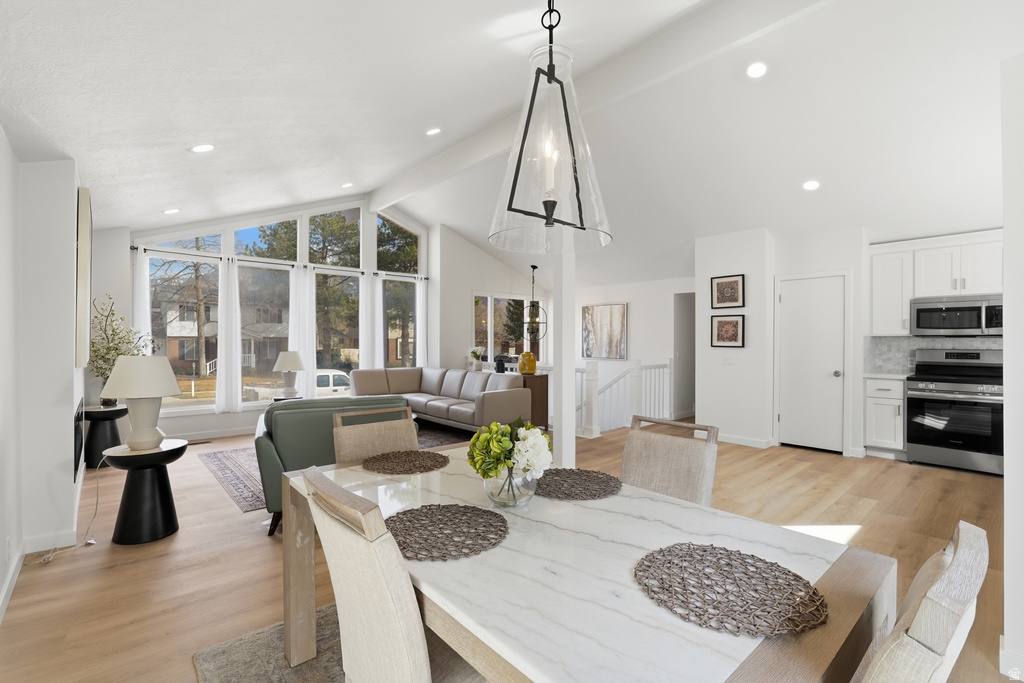 9828 S PINEHURST DR Sandy, UT 84092