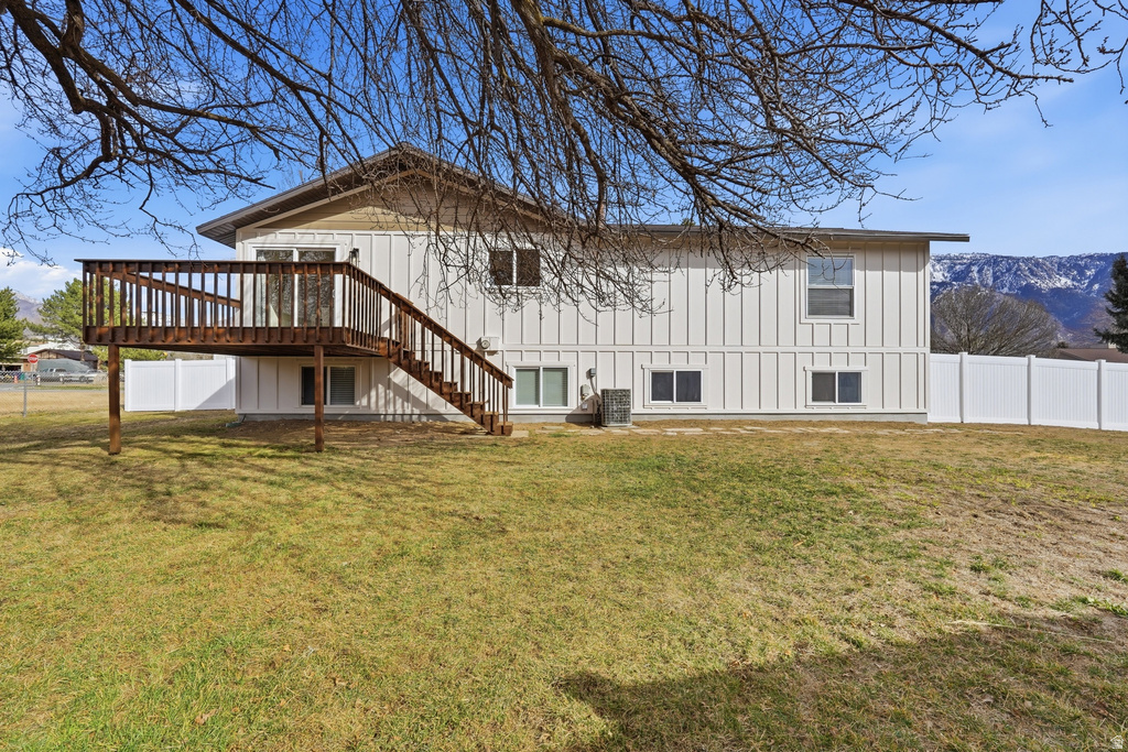 9828 S PINEHURST DR Sandy, UT 84092