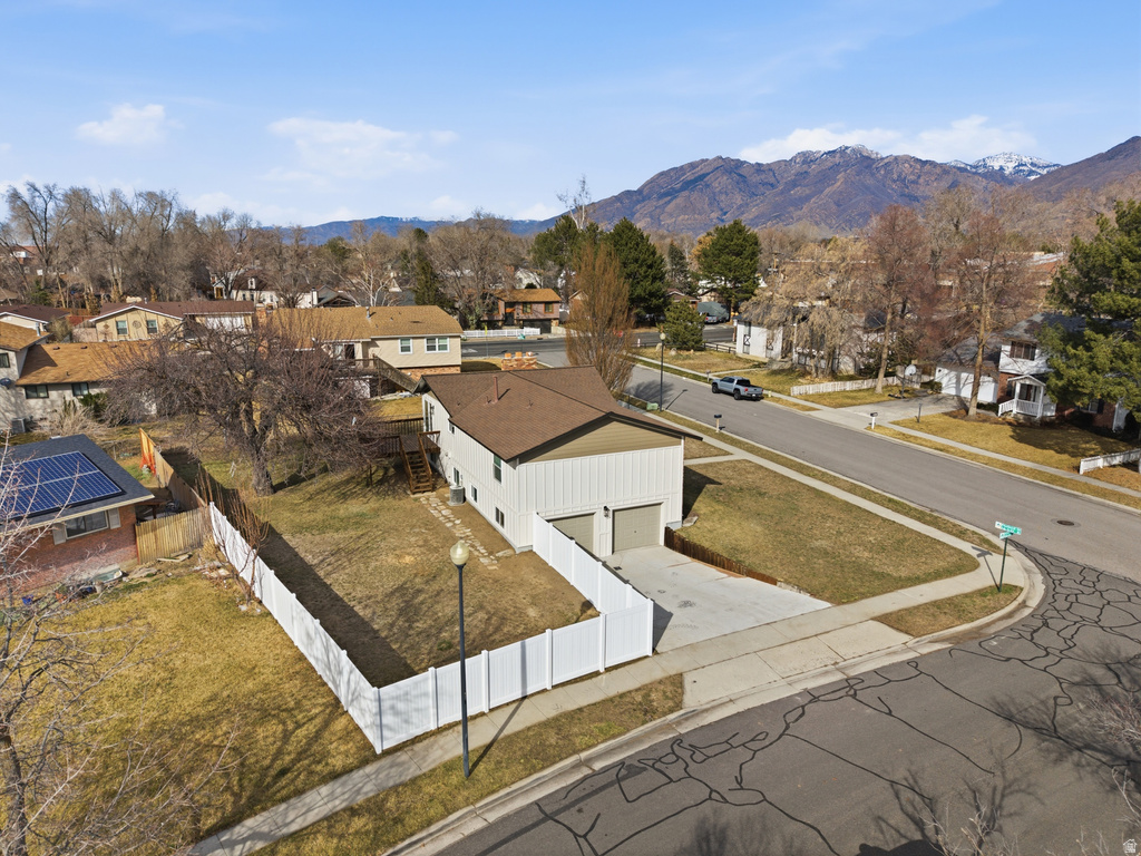 9828 S PINEHURST DR Sandy, UT 84092