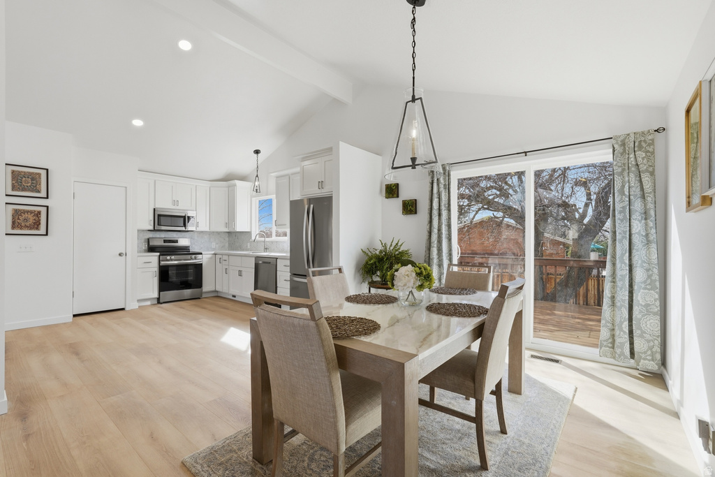 9828 S PINEHURST DR Sandy, UT 84092