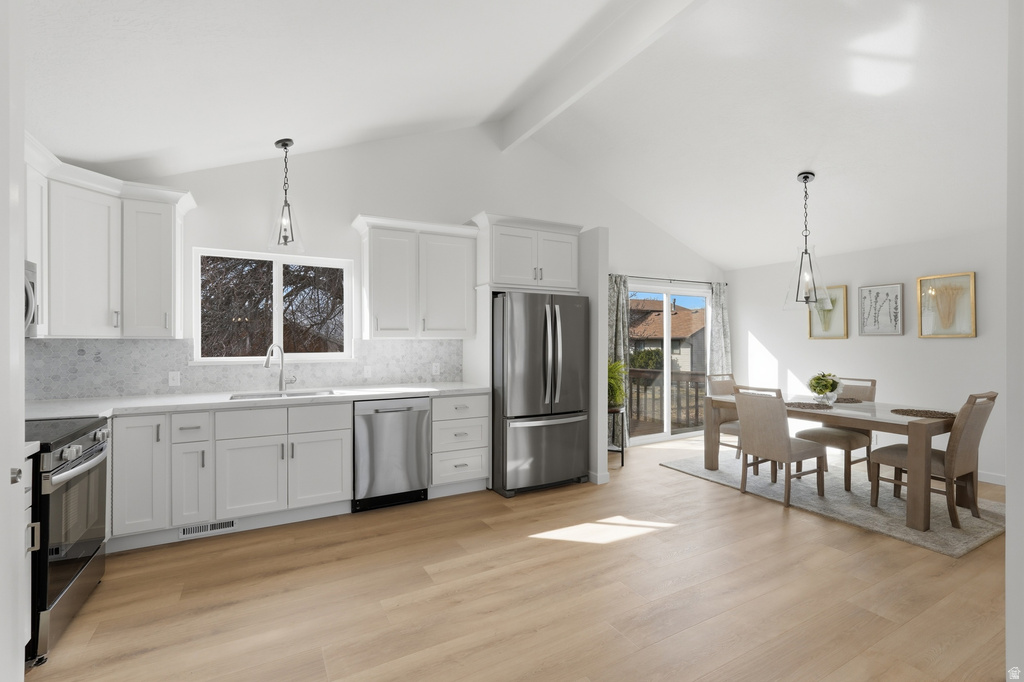 9828 S PINEHURST DR Sandy, UT 84092