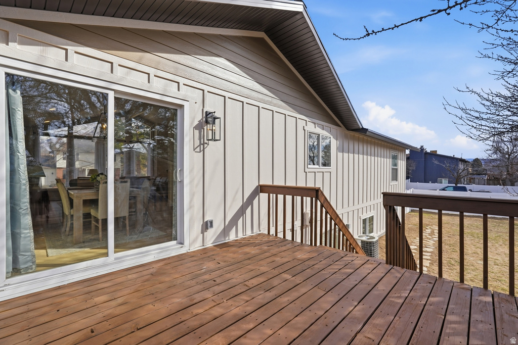 9828 S PINEHURST DR Sandy, UT 84092