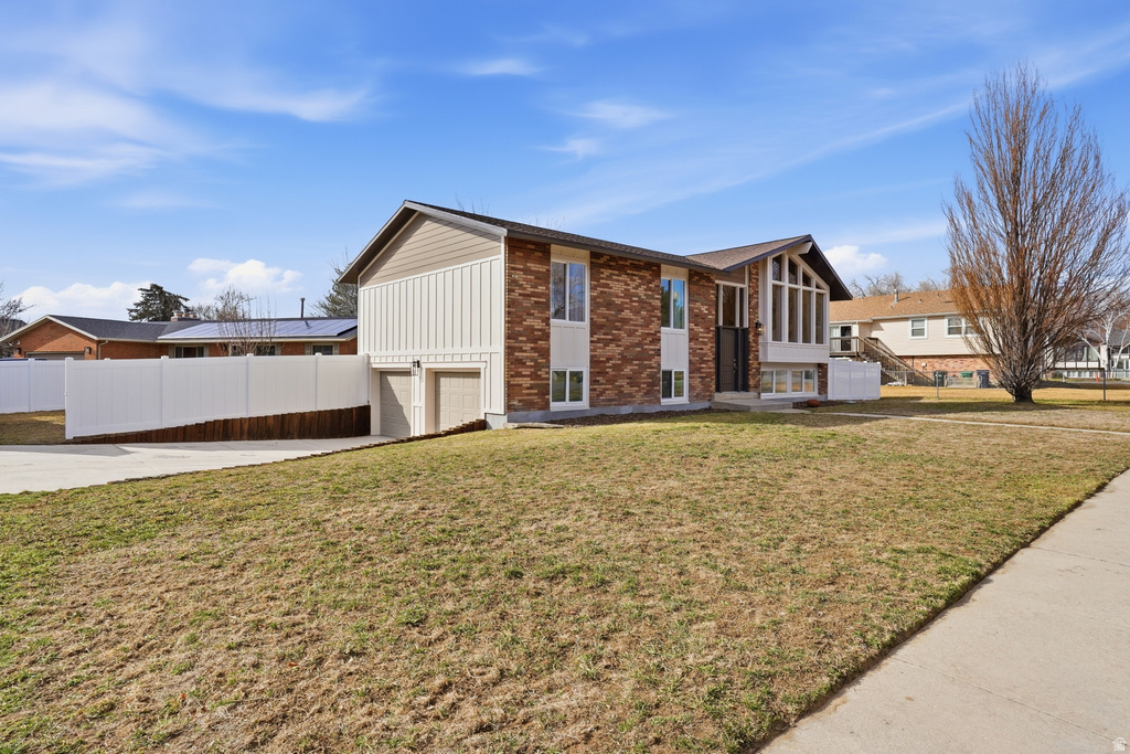 9828 S PINEHURST DR Sandy, UT 84092