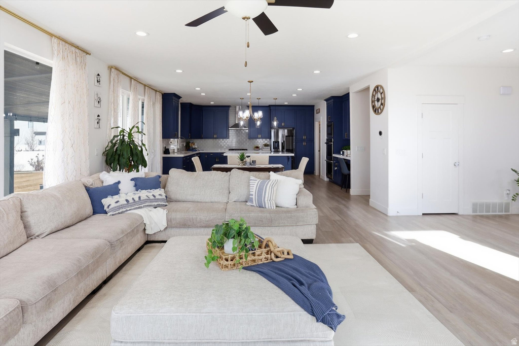 271 N 110 W Vineyard, UT 84059