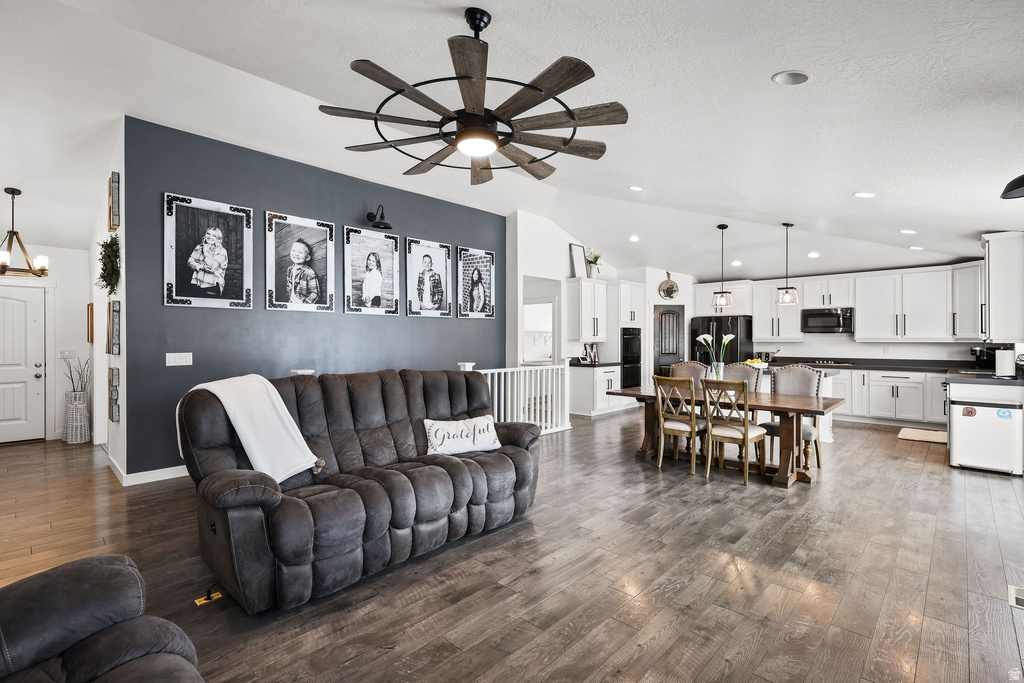 8339 S ALLISON BEND DR West Jordan, UT 84081