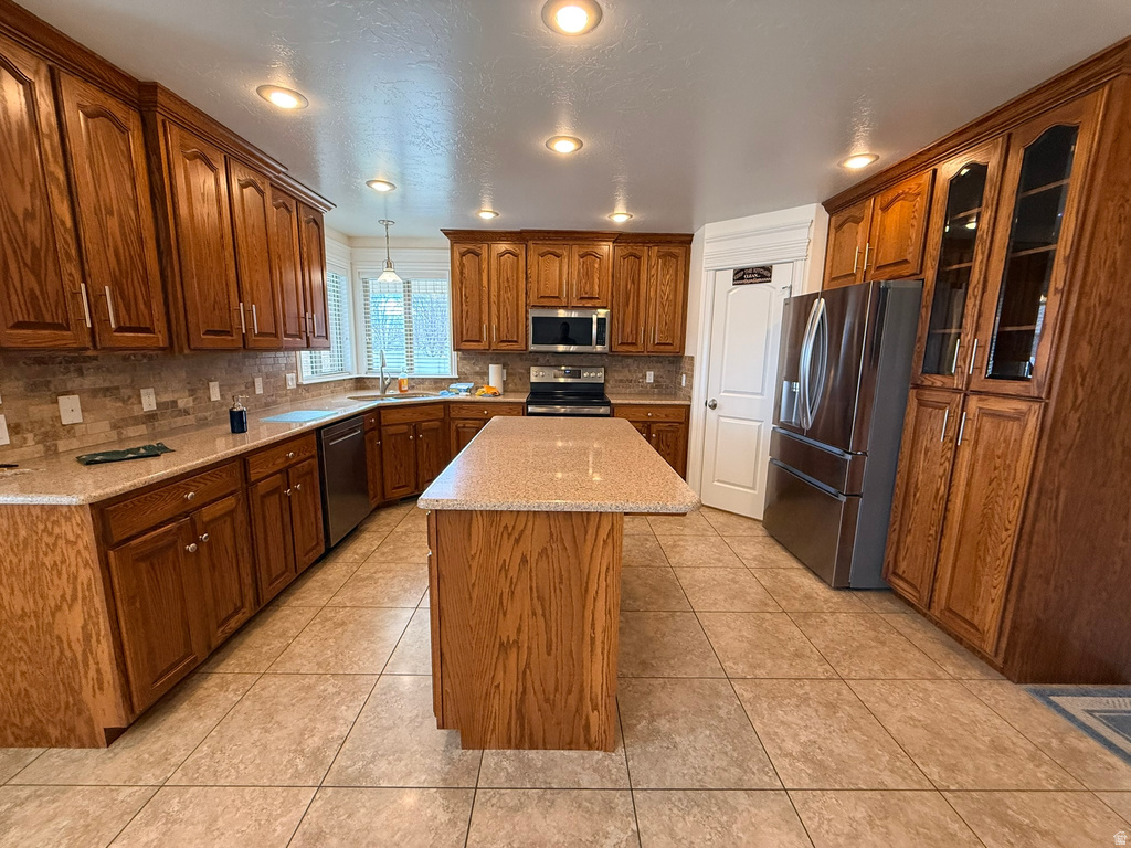1492 N 1615 W Clinton, UT 84015