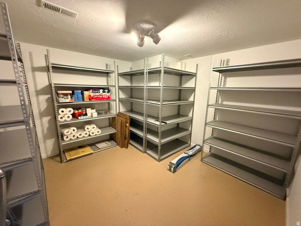 1492 N 1615 W Clinton, UT 84015