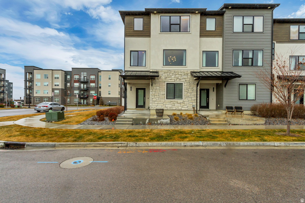 788 W BRONZE LEAF RD American Fork, UT 84003