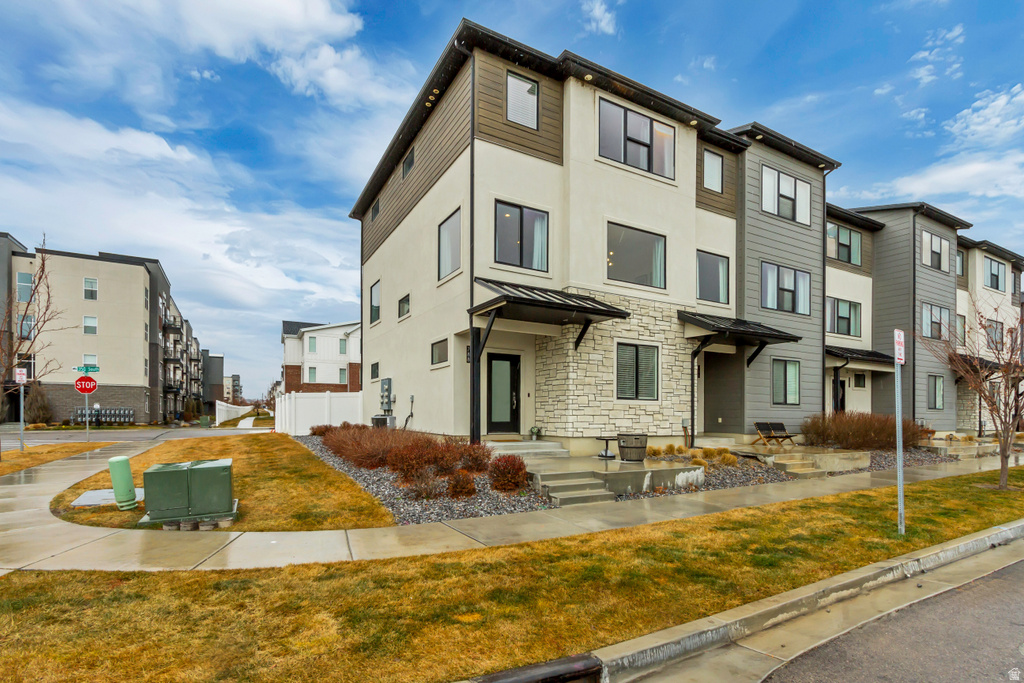 788 W BRONZE LEAF RD American Fork, UT 84003