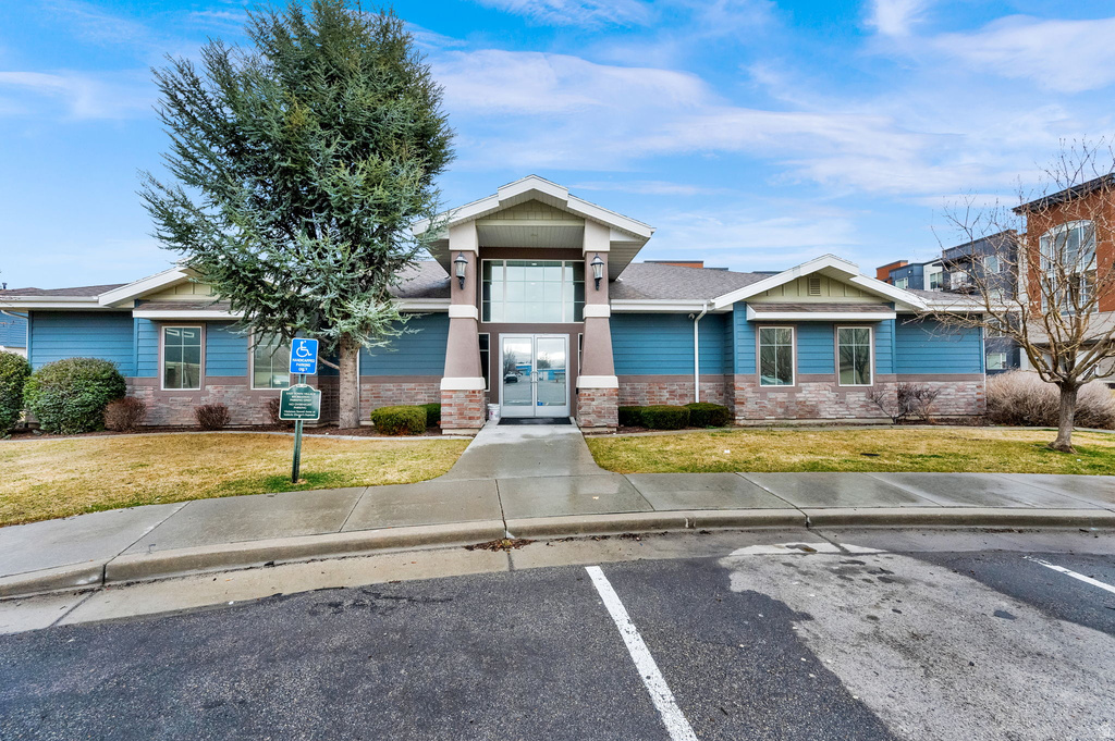 36 E OPEQUON RD Sandy, UT 84070