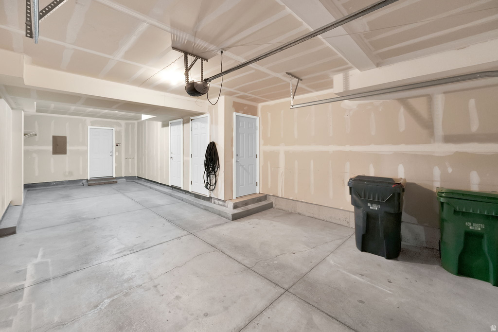 36 E OPEQUON RD Sandy, UT 84070