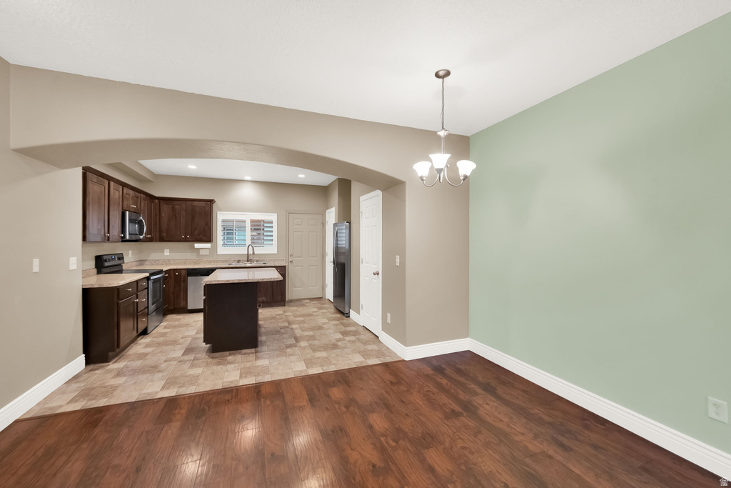 36 E OPEQUON RD Sandy, UT 84070