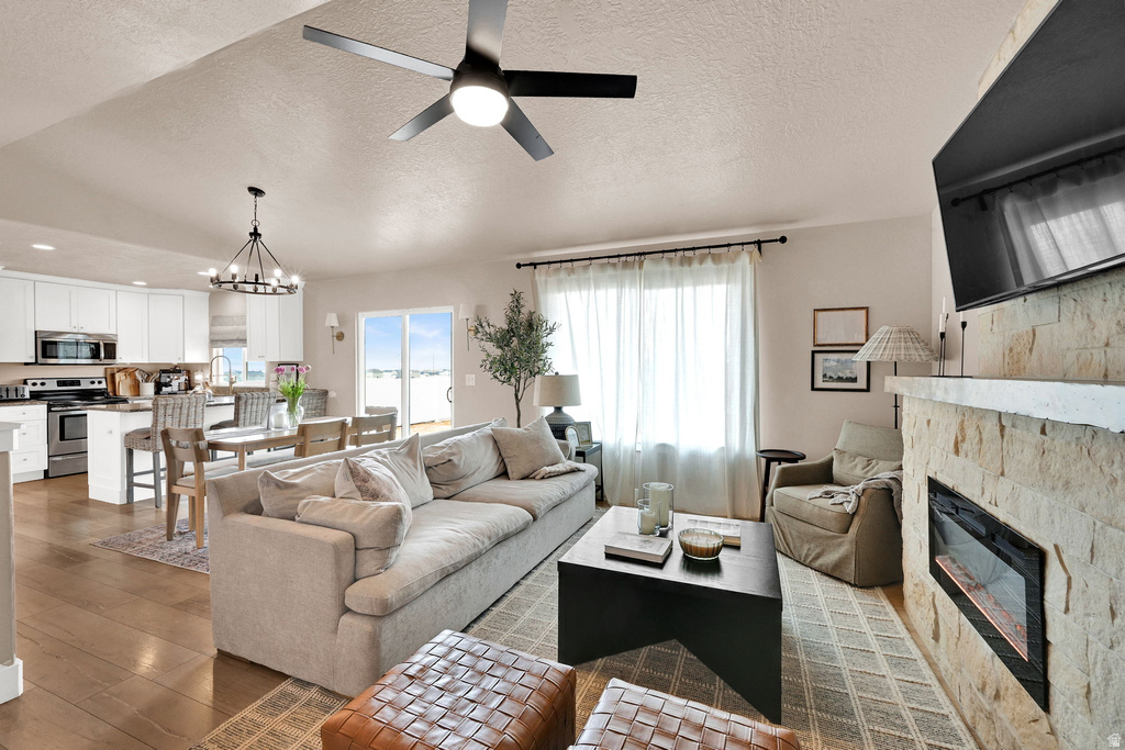 2681 E CLARKSTONE DR Eagle Mountain, UT 84005