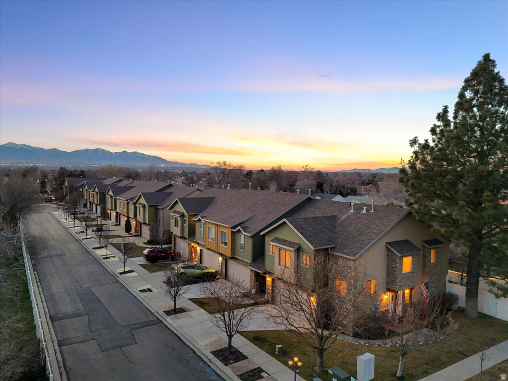 687 E ORCHARD VISTA CT Midvale, UT 84047