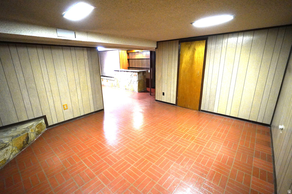 415 JACKSON AVE Ogden, UT 84404