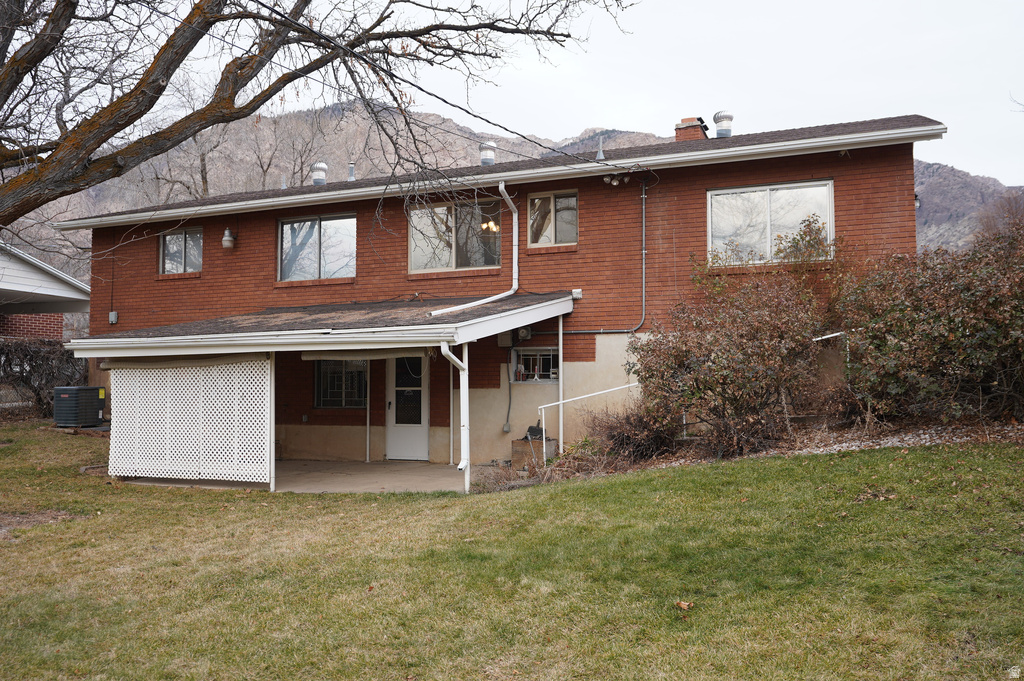 415 JACKSON AVE Ogden, UT 84404