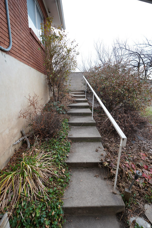 415 JACKSON AVE Ogden, UT 84404