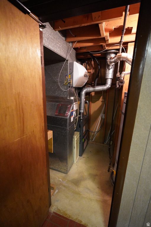 415 JACKSON AVE Ogden, UT 84404